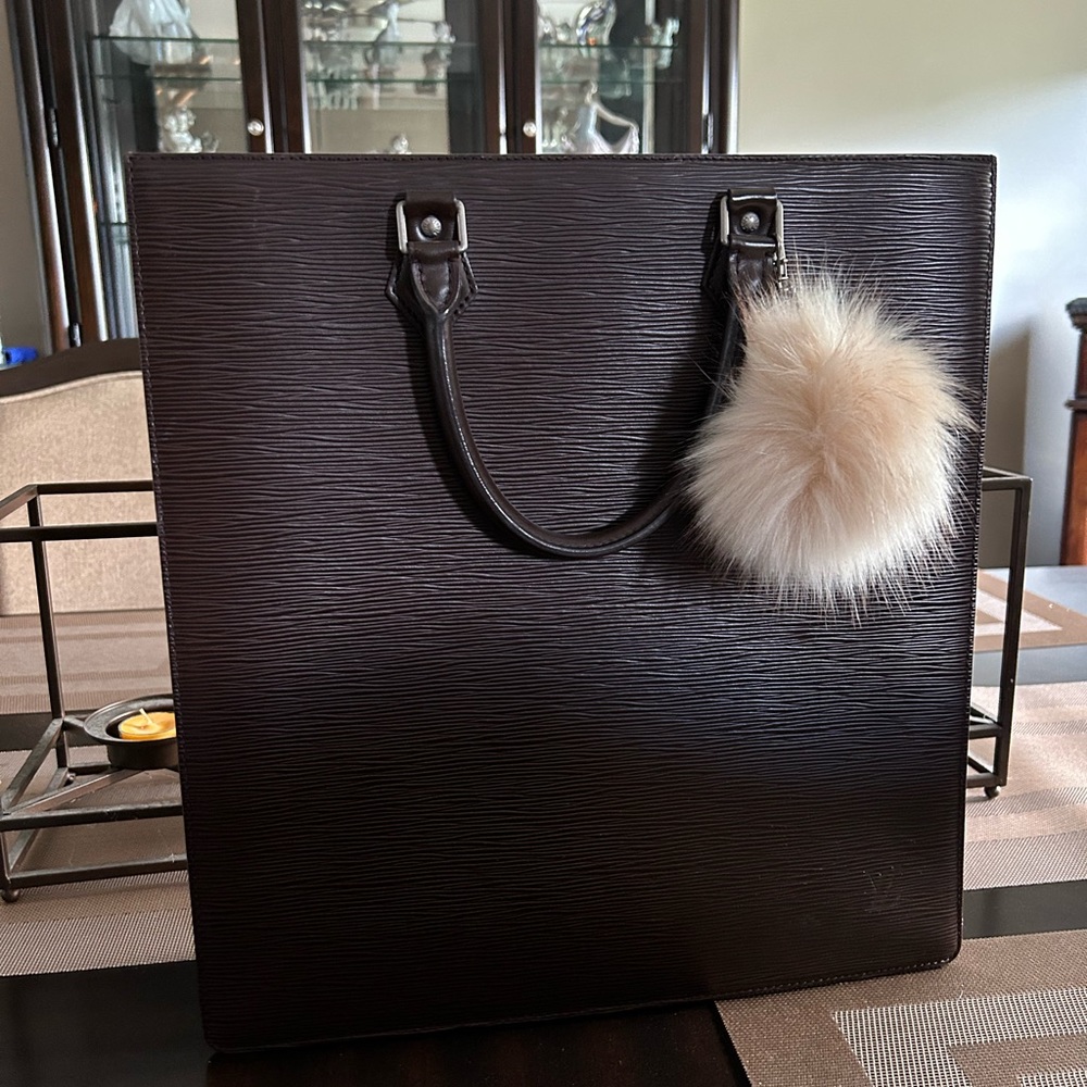 Louis Vuitton Epi Sac Plat PM Brown Leather Tote Bag, never used.